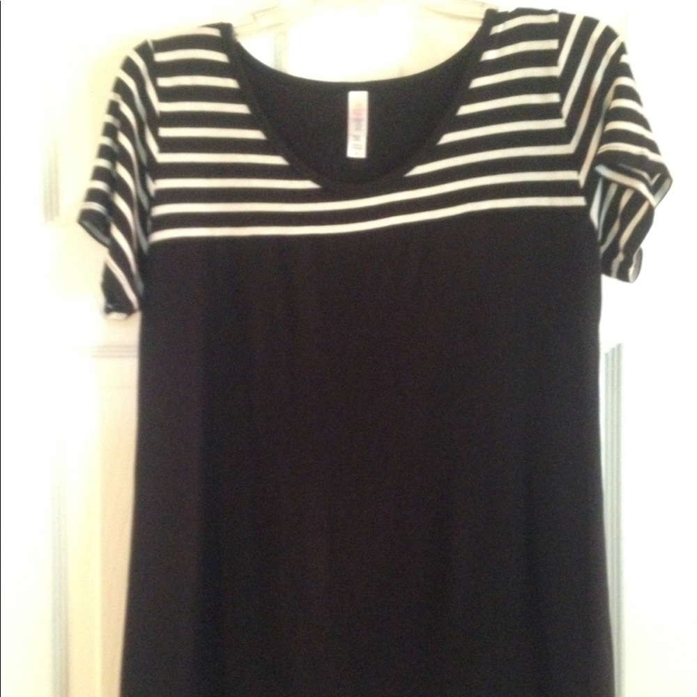 LulaRoe Classic T